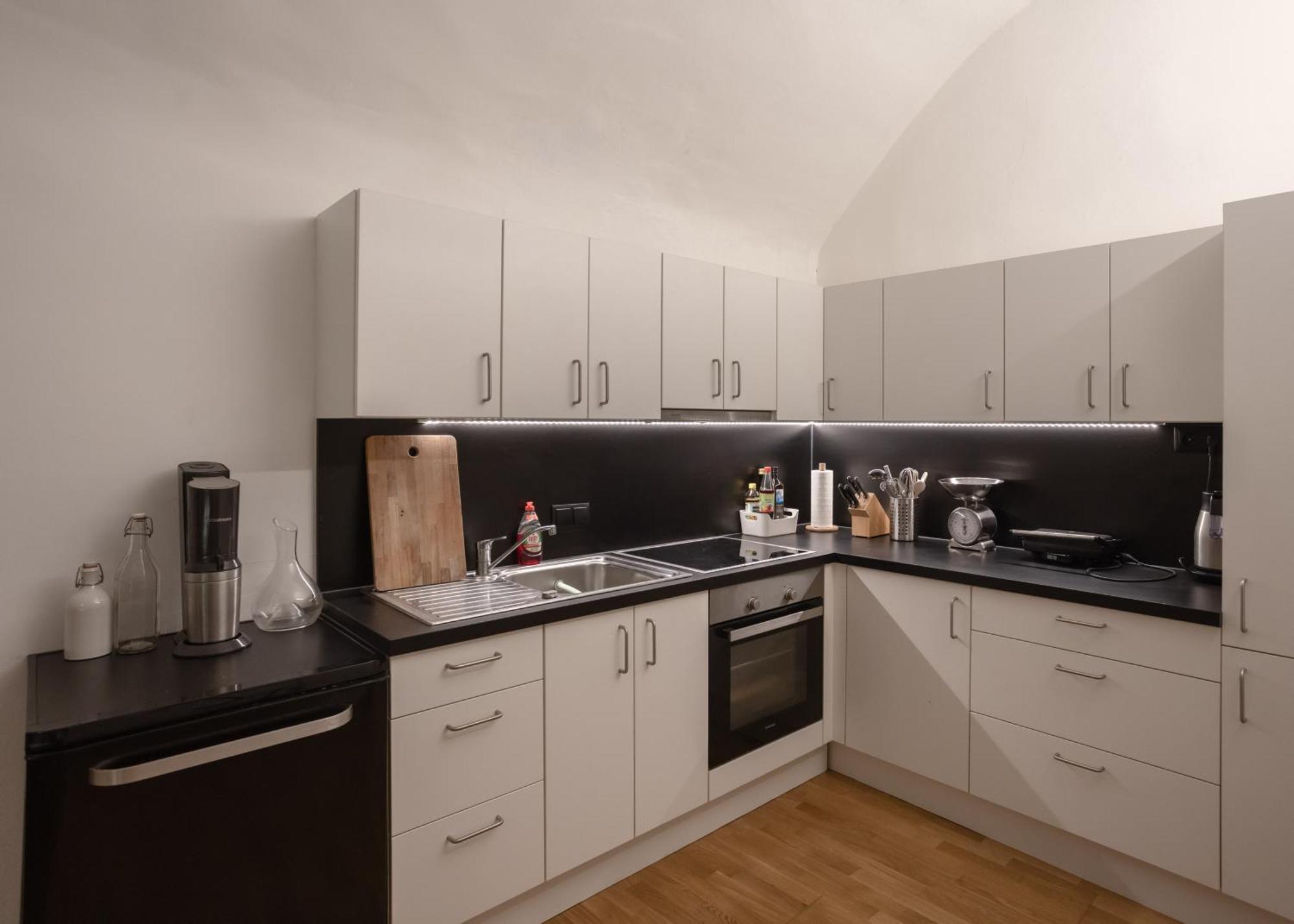 12 Apartment *
