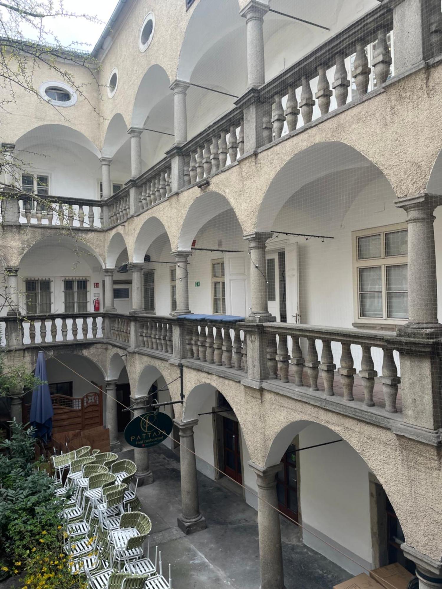 12 Apartment Linz